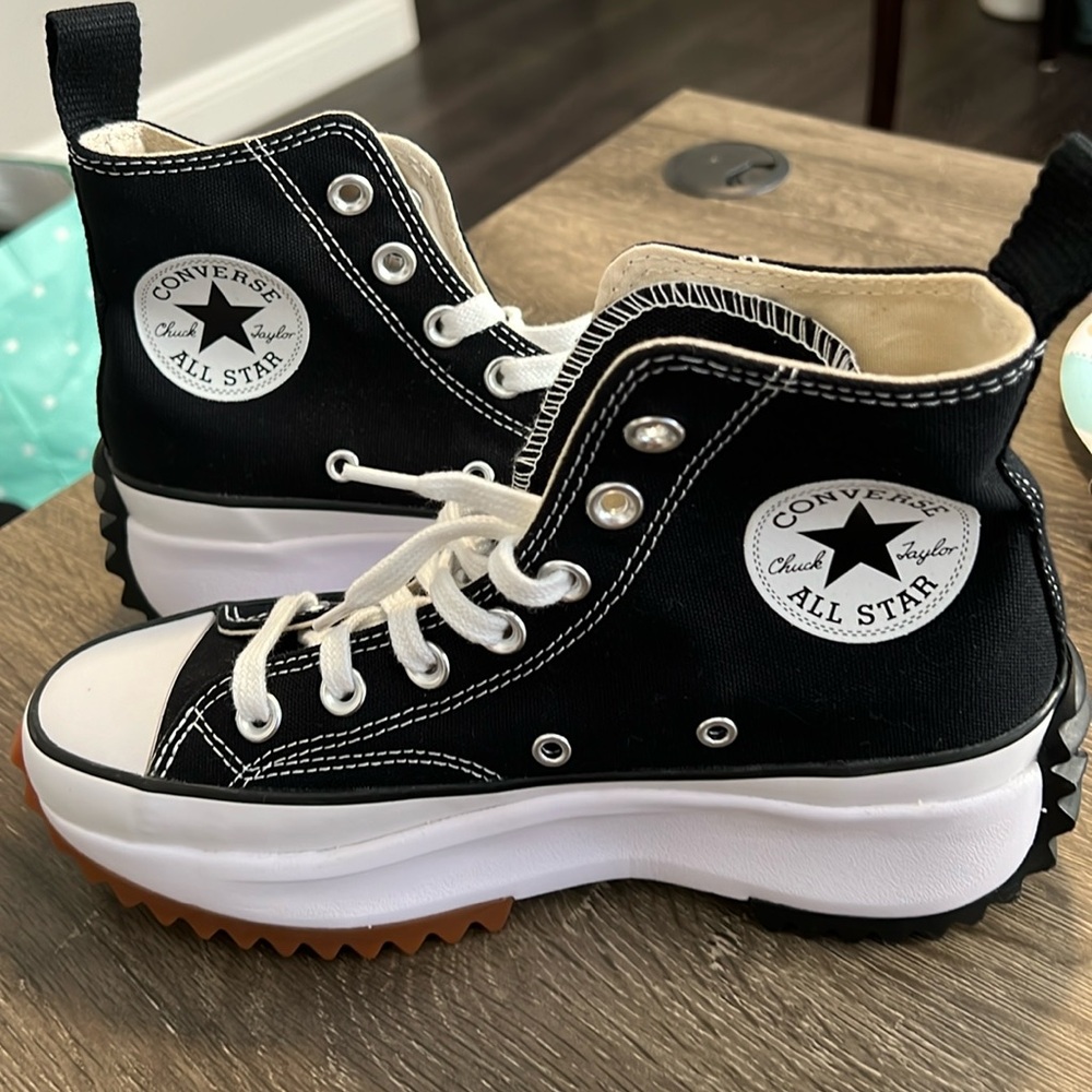 CONVERSE UNISEX RUN STAR HIKE SNEAKER BRAND NEW. MENS 4.5/womens 6